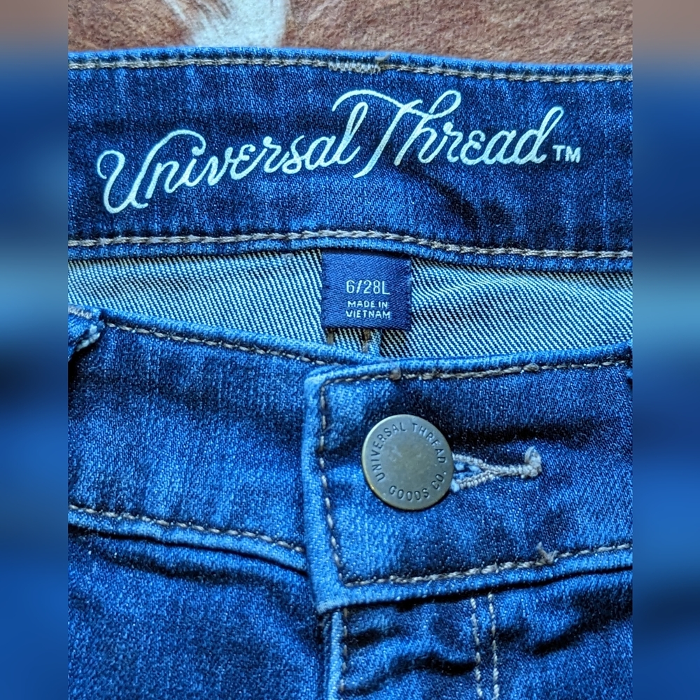 Universal Thread Mid Rise Skinny Jeans - Picture 8 of 13